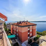 Apartman Davor *