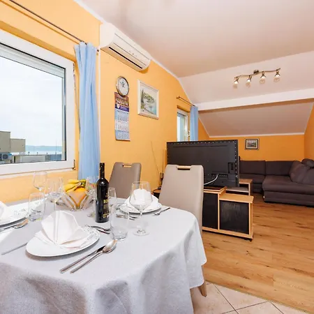 Davor Apartment Dramalj