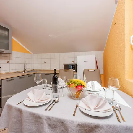 Apartament Davor
