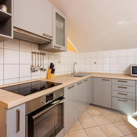 Davor Apartment Dramalj